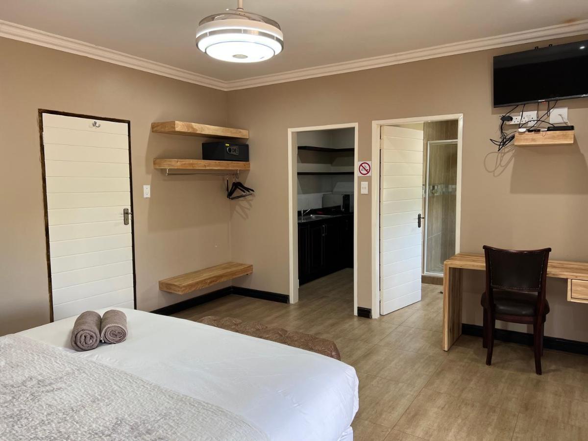 Thabazimbi Country Lodge Екстер'єр фото