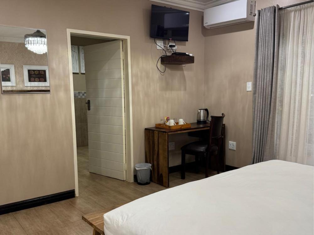 Thabazimbi Country Lodge Екстер'єр фото